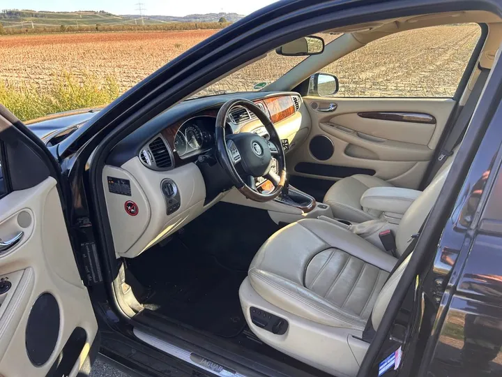 Jaguar X-Type