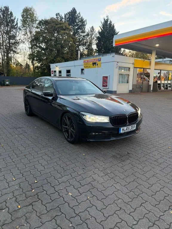 BMW 740