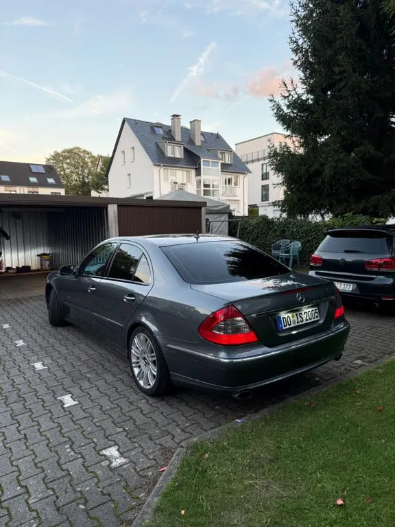 Mercedes-Benz 320