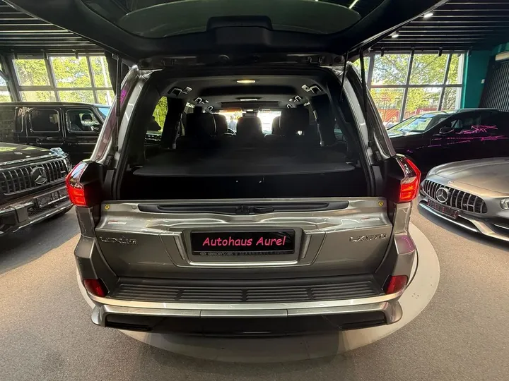 Lexus LX 570