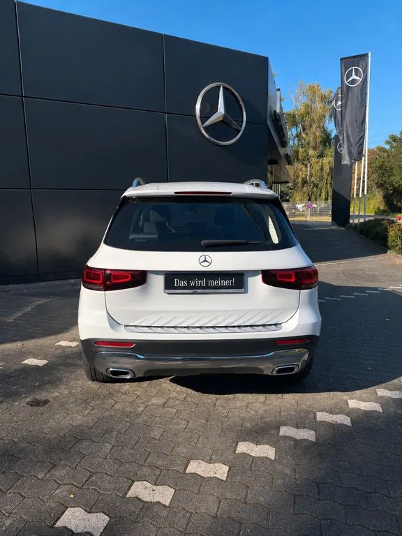 Mercedes-Benz GLB 180