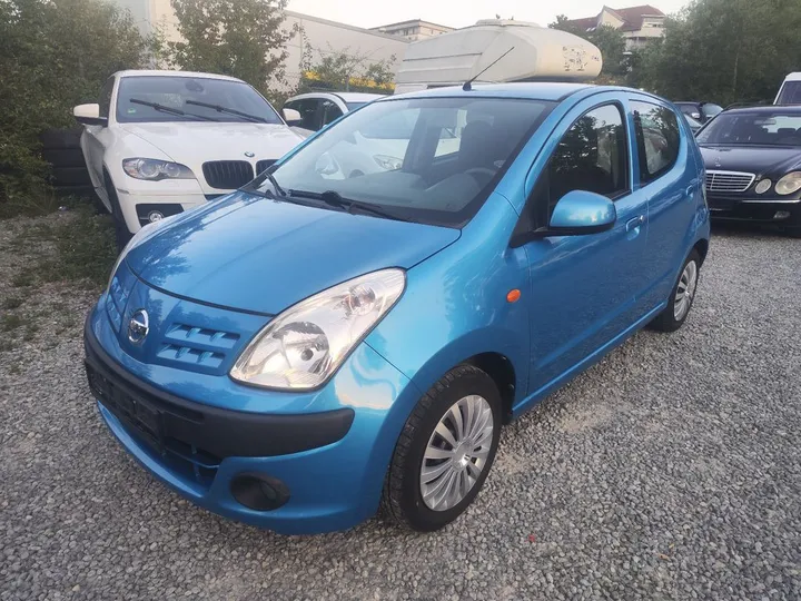 Nissan Pixo