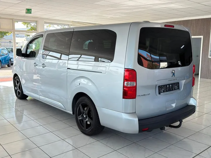 Peugeot Traveller