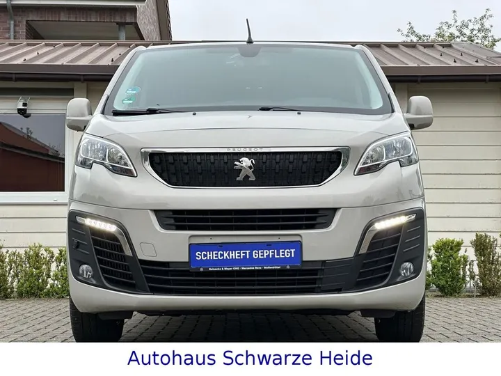 Peugeot Traveller