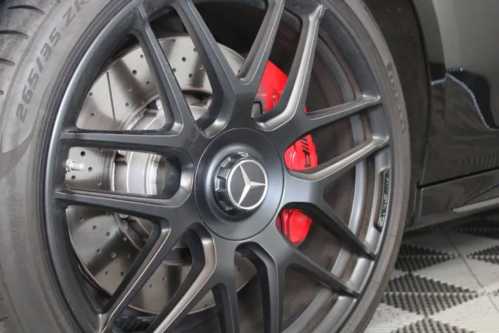 Mercedes-Benz E 63 AMG