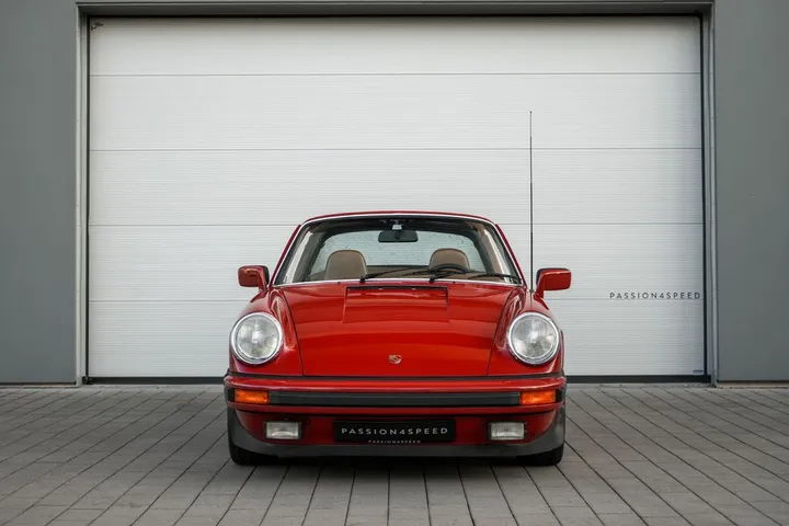 Porsche 930