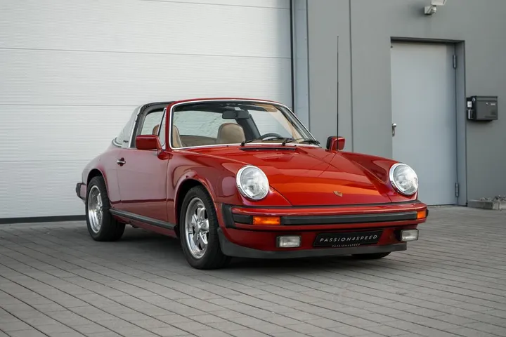 Porsche 930