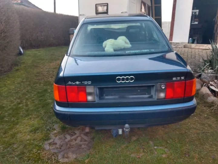 Audi 100