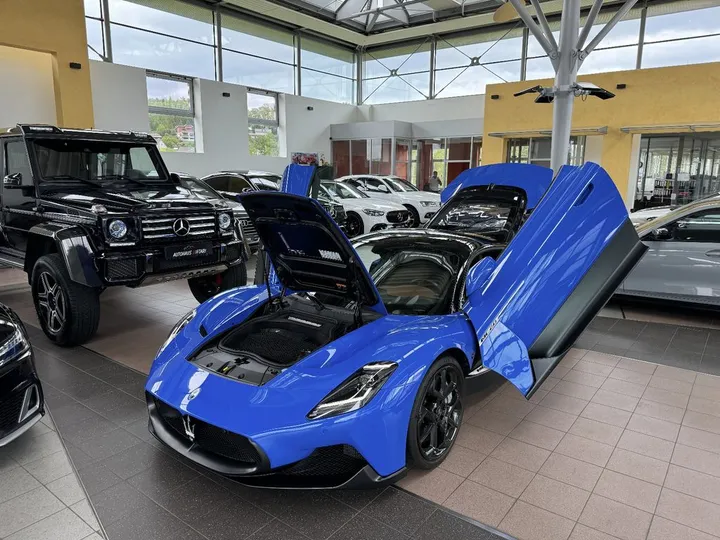 Maserati MC20