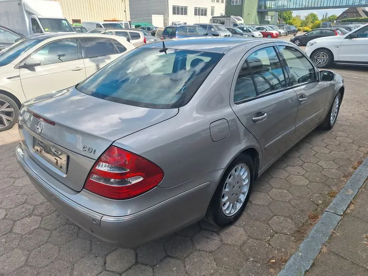 Mercedes-Benz E 270