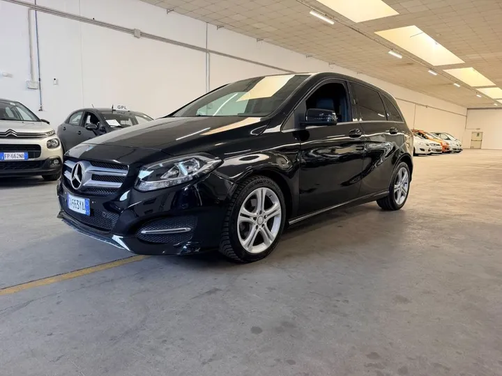 Mercedes-Benz B 200
