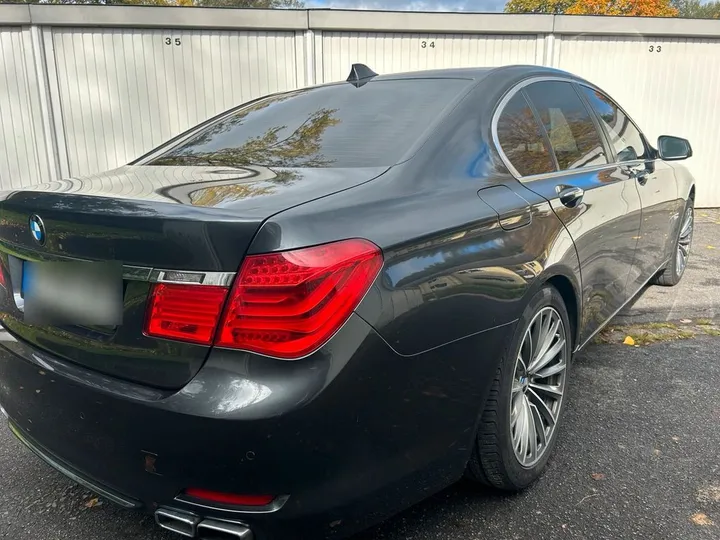 BMW 740