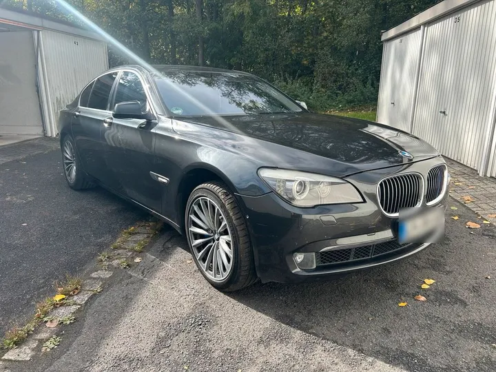 BMW 740