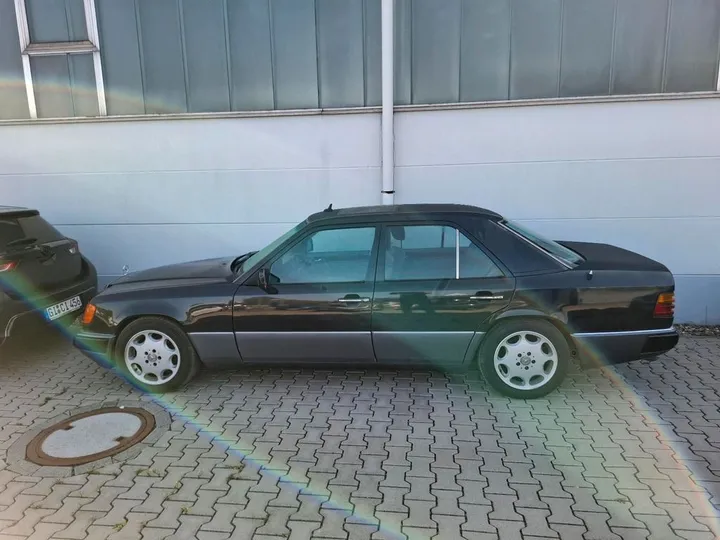 Mercedes-Benz E 300
