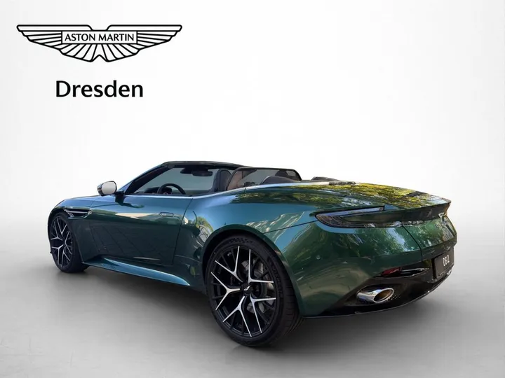 Aston Martin DB12