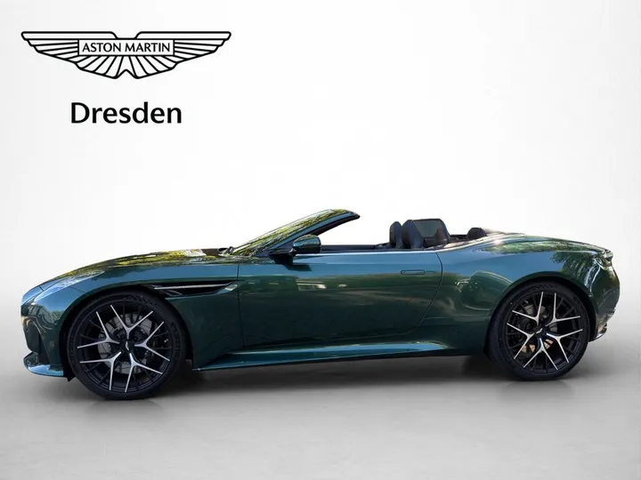 Aston Martin DB12