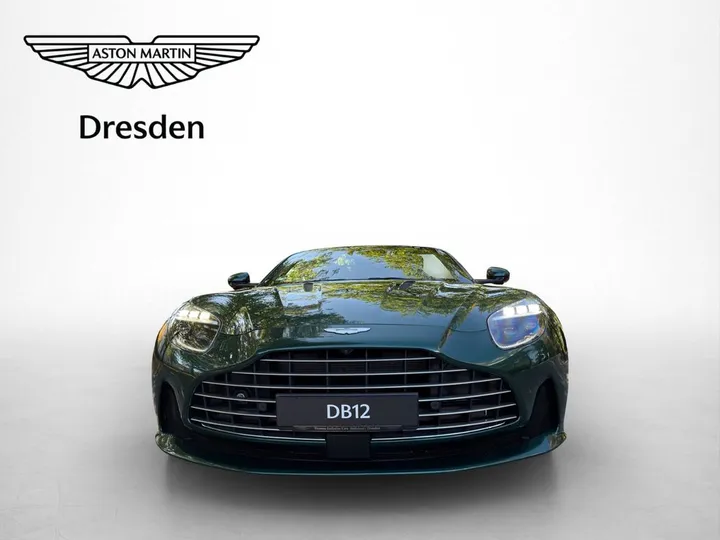 Aston Martin DB12