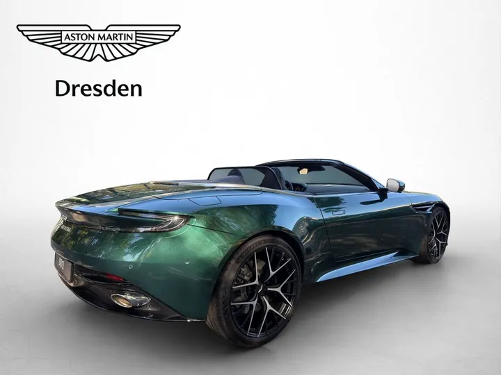Aston Martin DB12