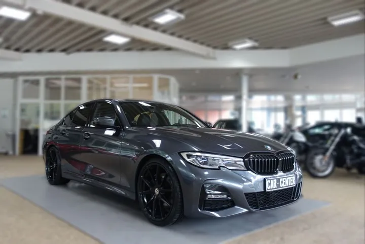 BMW 330