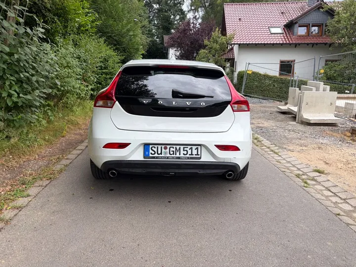 Volvo V40