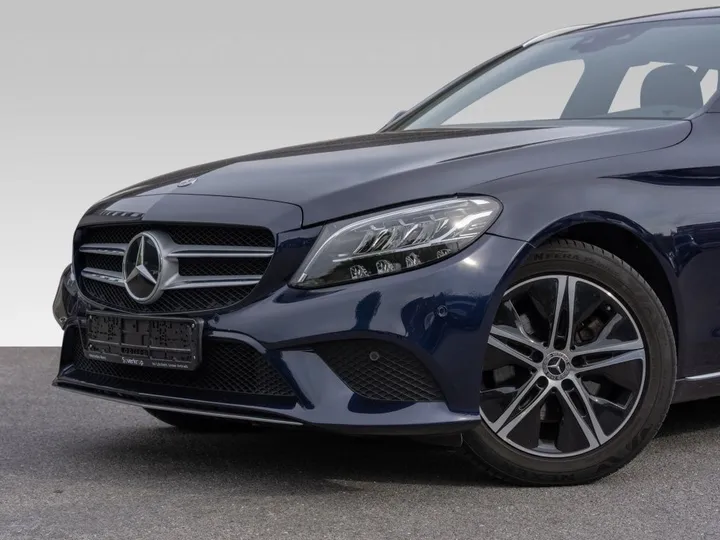 Mercedes-Benz C 220