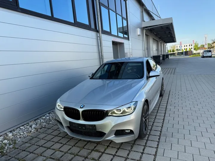 BMW 330 Gran Turismo