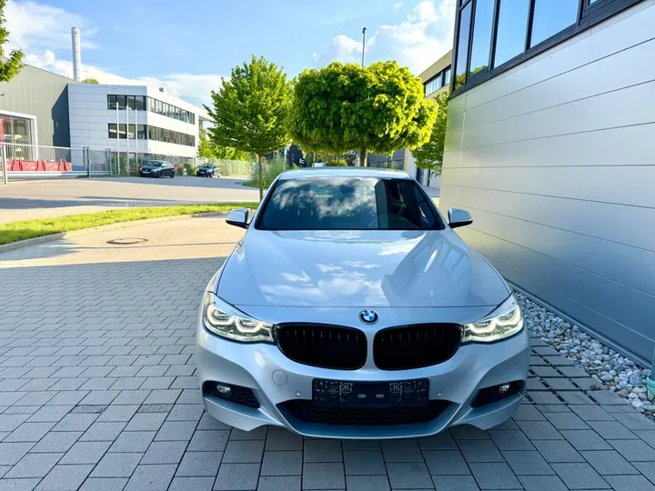 BMW 330 Gran Turismo