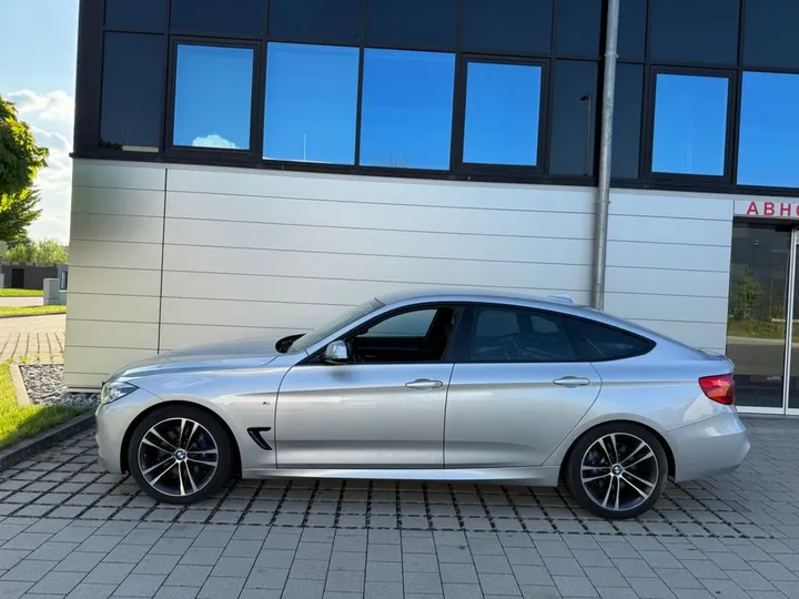 BMW 330 Gran Turismo