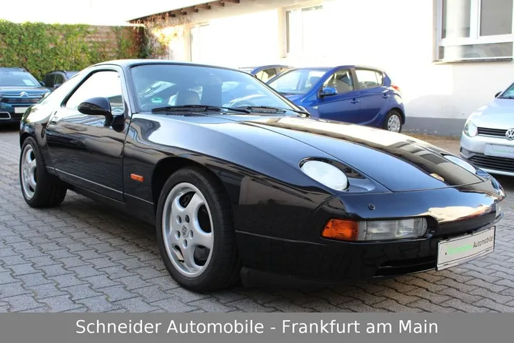 Porsche 928