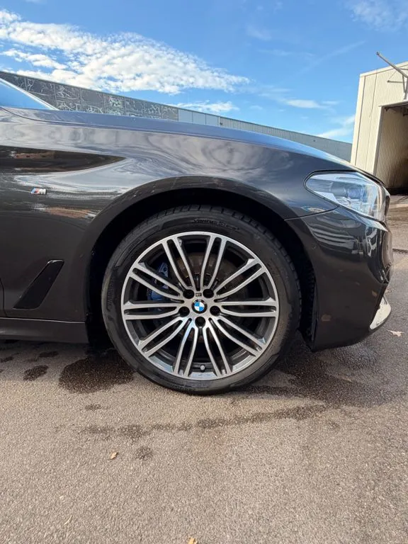BMW 530
