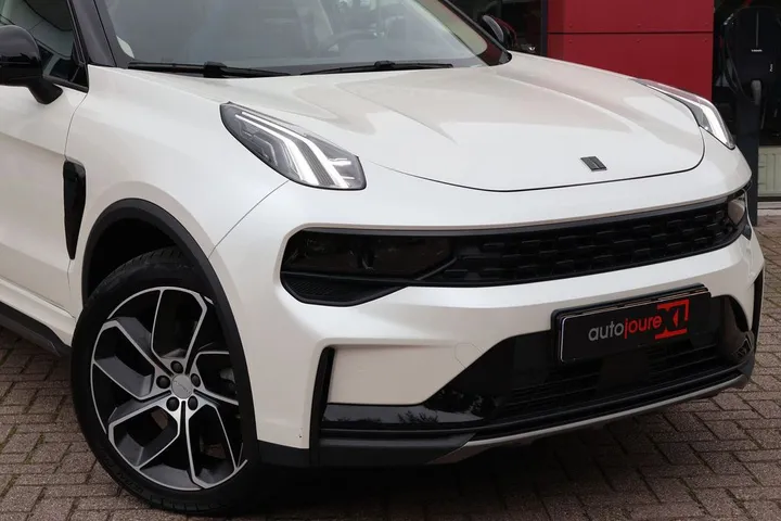 Lynk&Co 01