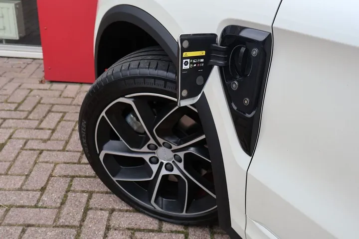 Lynk&Co 01