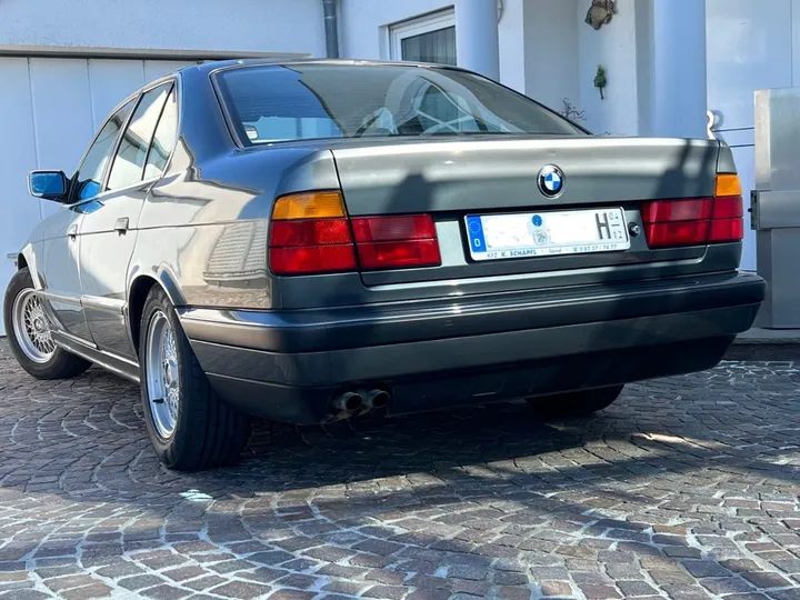BMW 525