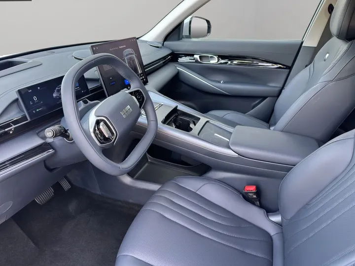 Geely E5