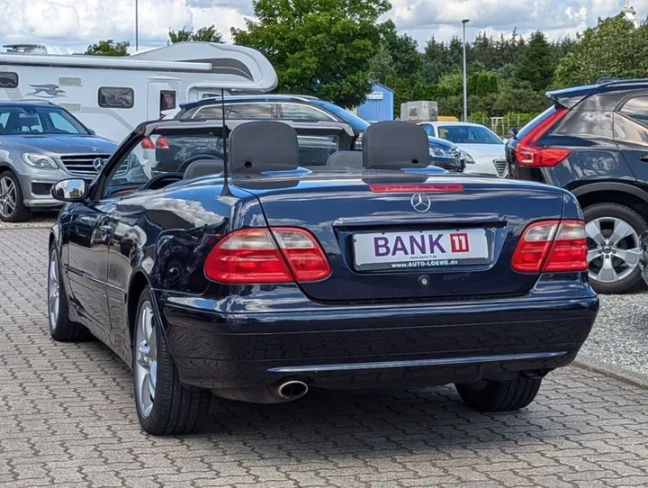Mercedes-Benz CLK 230