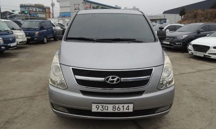 Hyundai Starex