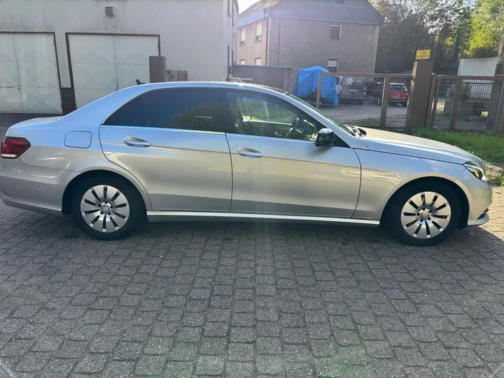 Mercedes-Benz E 200
