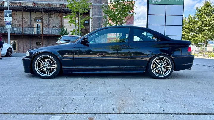 BMW 330