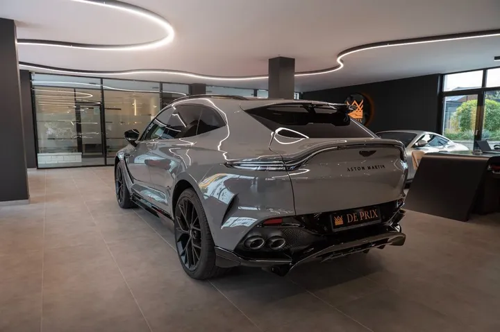 Aston Martin DBX