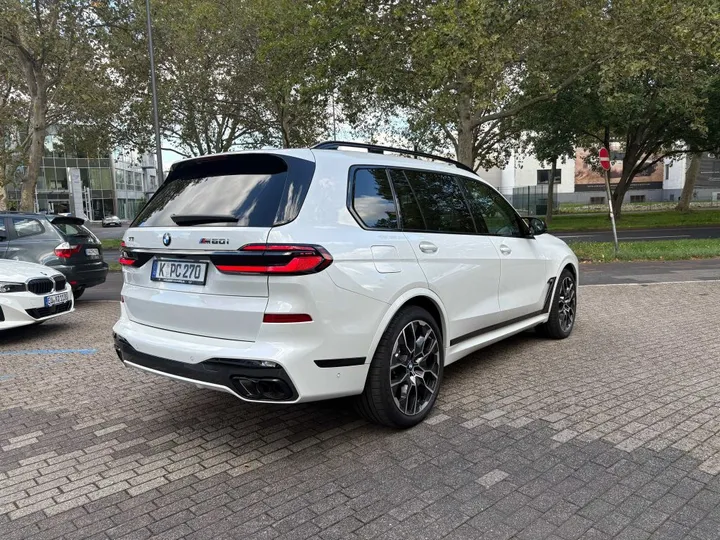 BMW X7 M60