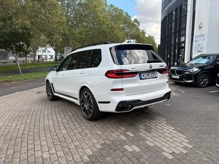 BMW X7 M60