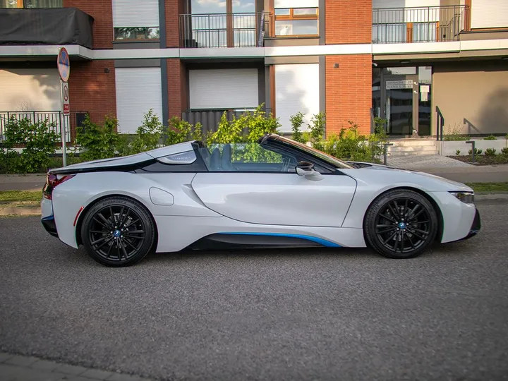 BMW i8