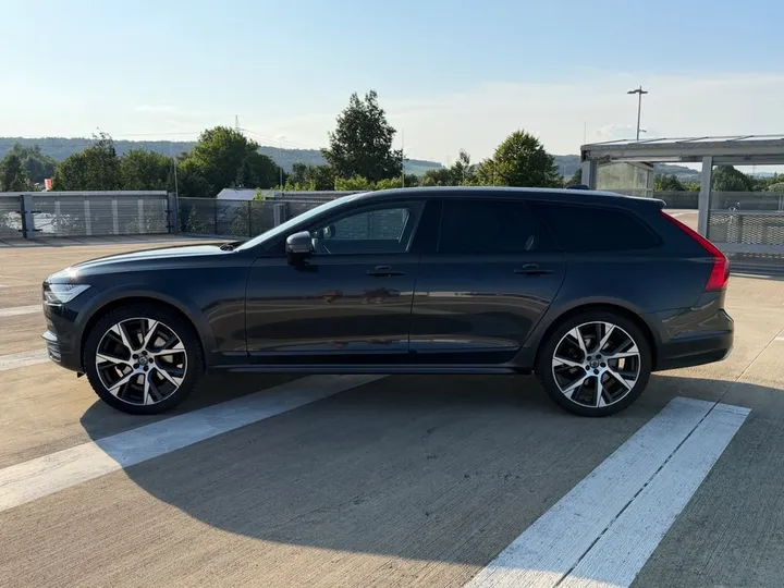 Volvo V90 Cross Country