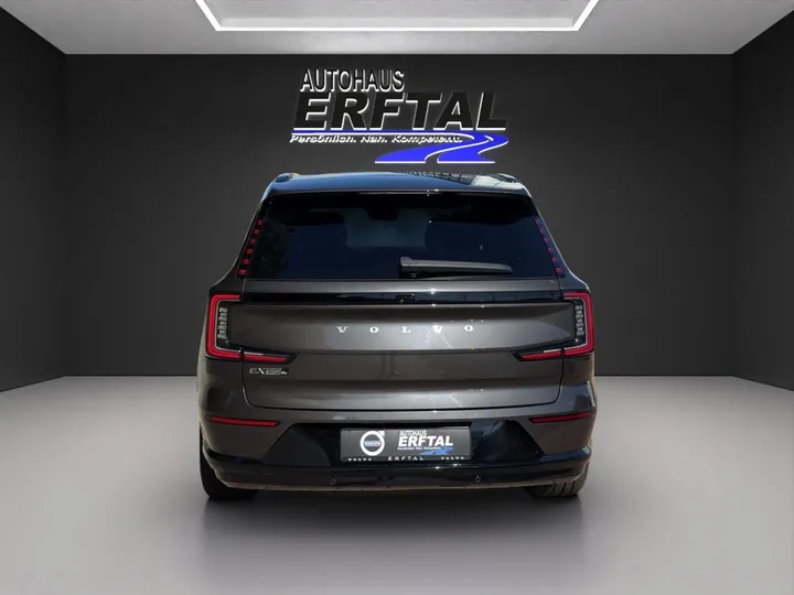 Volvo EX90