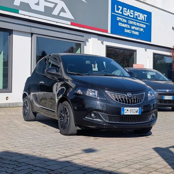 Lancia Ypsilon