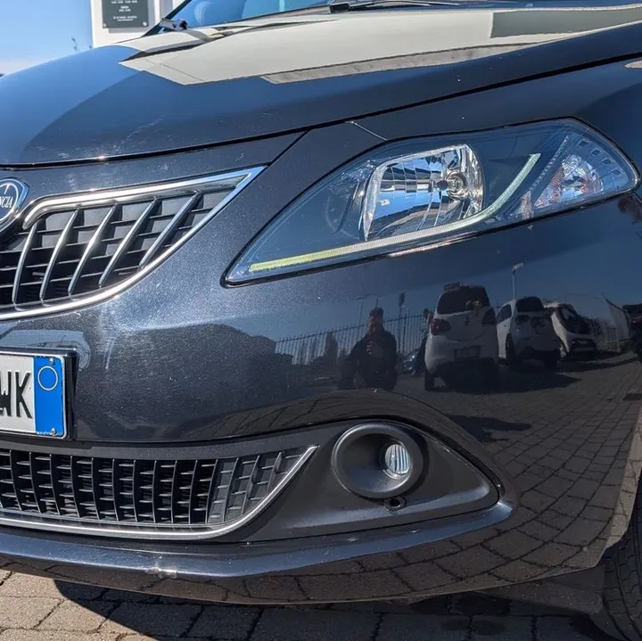 Lancia Ypsilon