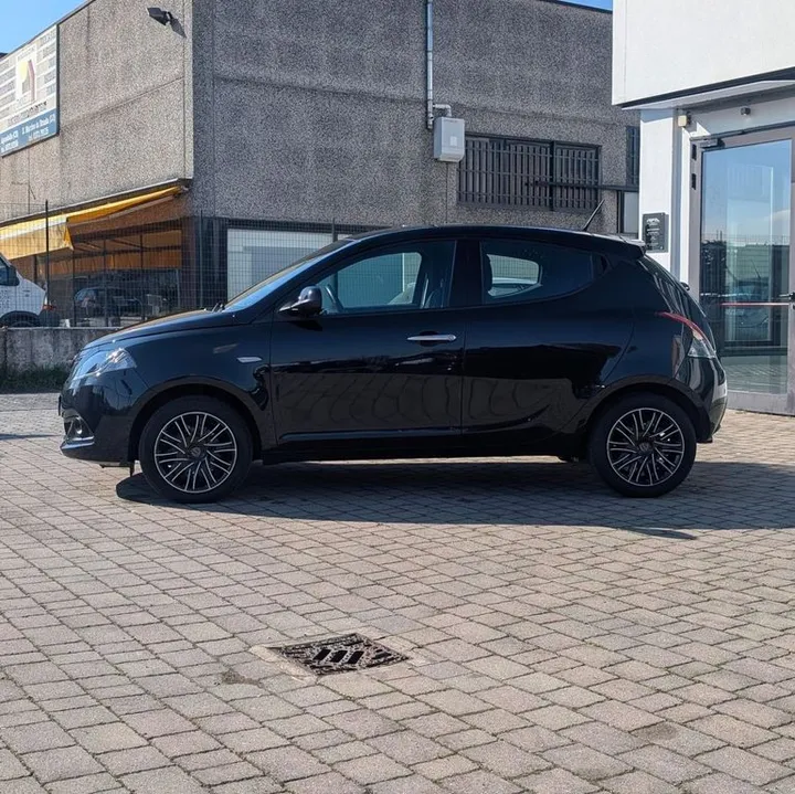 Lancia Ypsilon