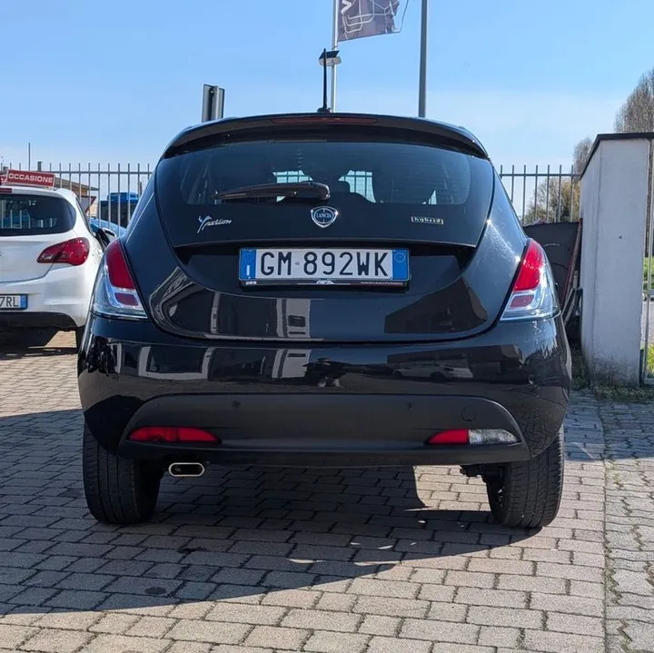 Lancia Ypsilon