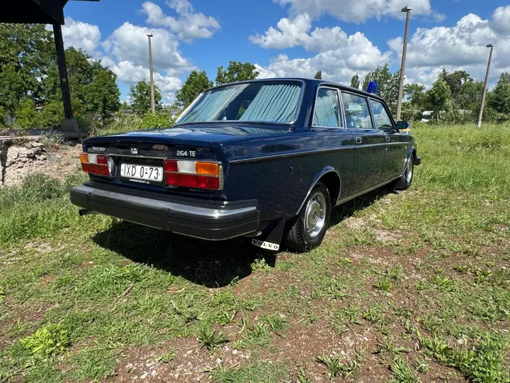 Volvo 264
