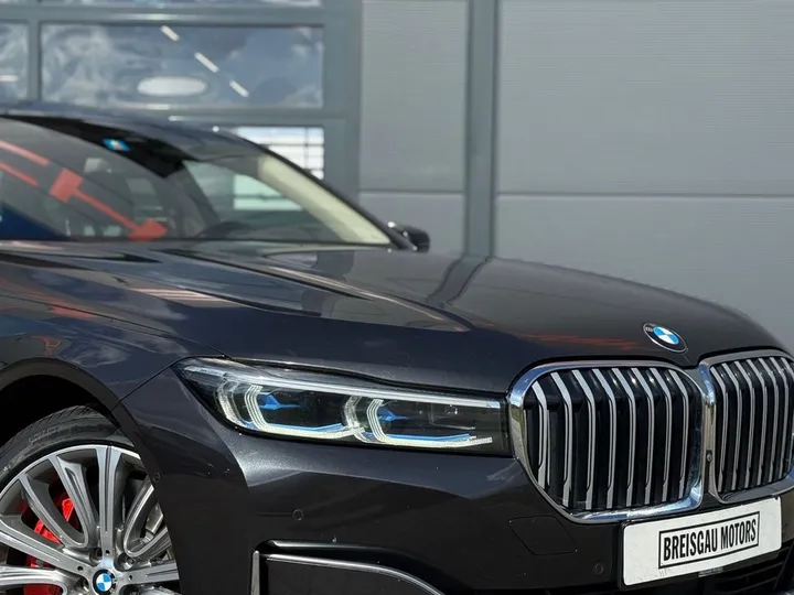BMW 740
